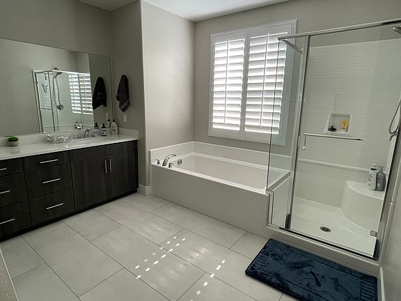 5th image of 15210 Horizon St #3