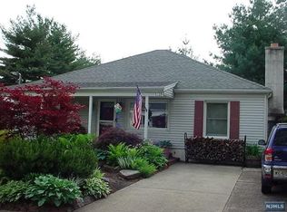 1-28 27th St #1X, Fair Lawn, NJ 07410