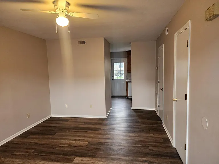 116 Tabitha Ct — Photo 2
