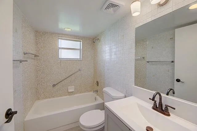 394 Normandy Ln #I — Photo 6
