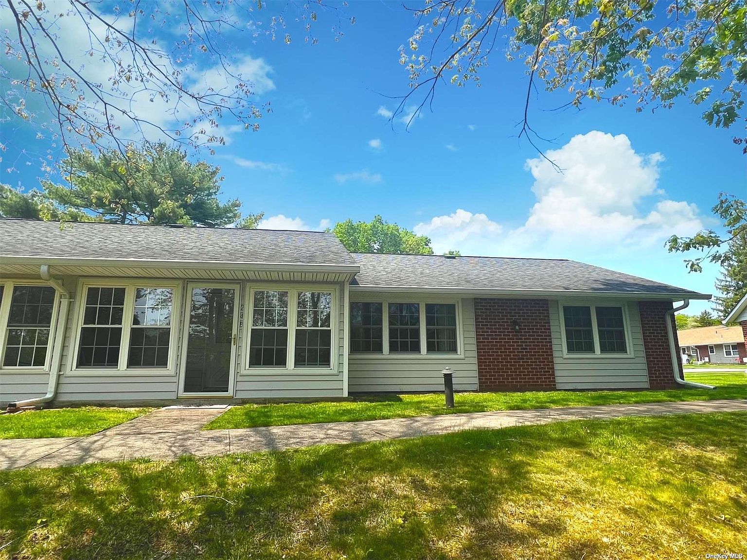 24B Trent Court UNIT B, Ridge, NY 11961 Zillow