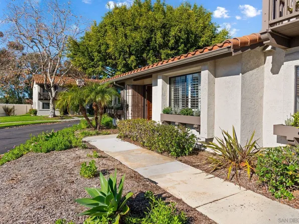 6922 Pear Tree Dr, Carlsbad, CA 92011