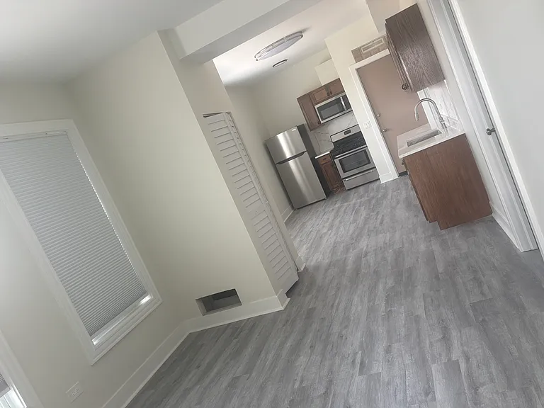6207 S Bishop St #B2 — Photo 3