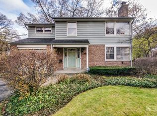 7 Salem Cir, Evanston, IL 60203