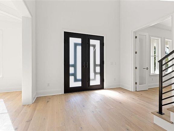 3rd image of 5025 Dante Ave