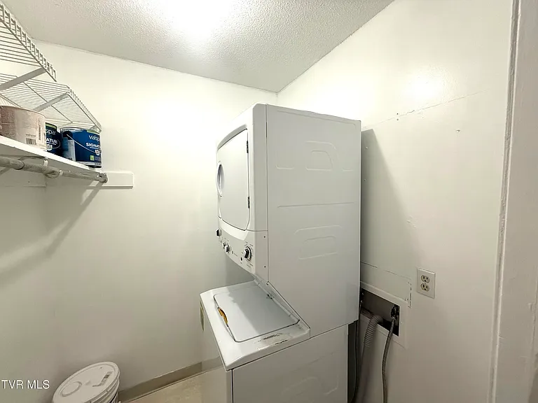 1225 Carriage Cir #203 — Photo 15