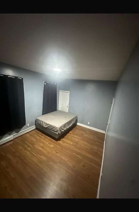 1st image of 321 Beekman Ave #0