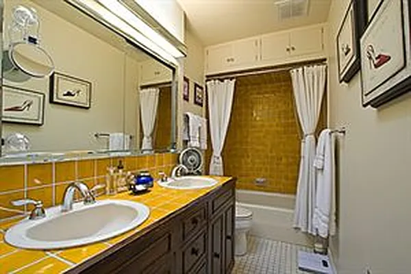 Rented by Douglas Elliman | media 17