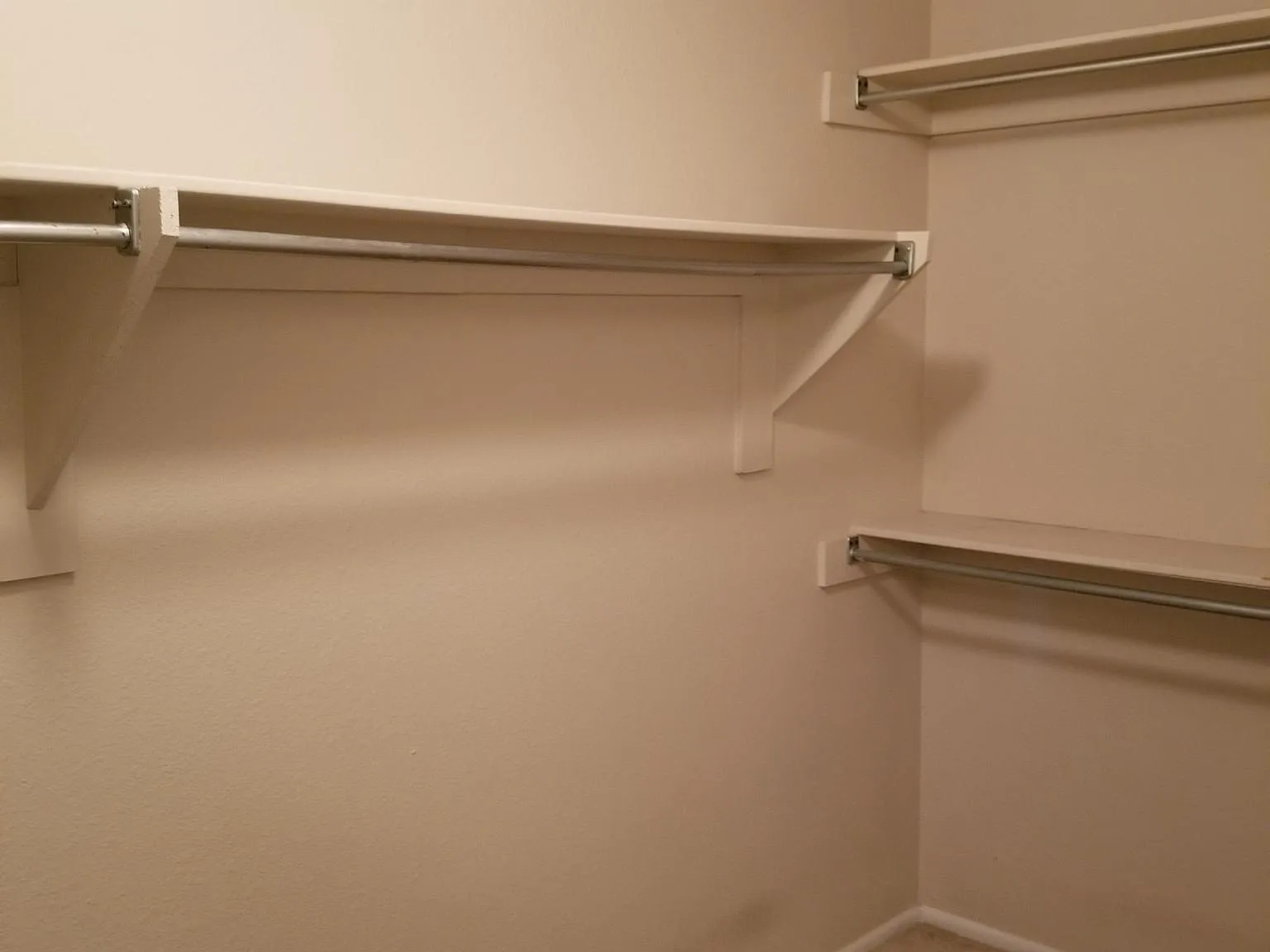 3 bed, 1786 sqft, $2,300 — Photo 4