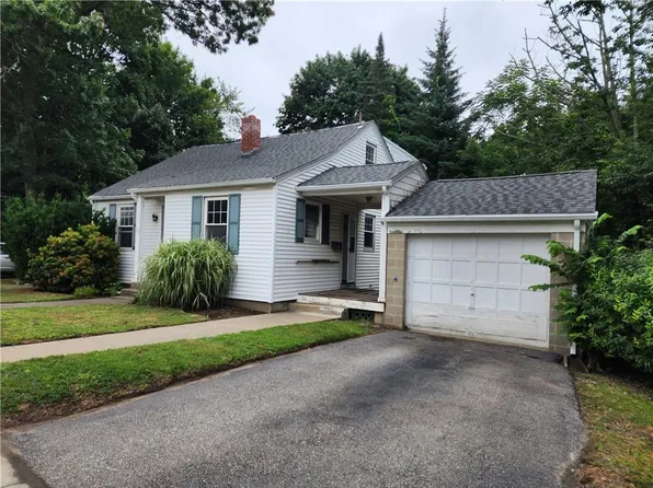 135 George Waterman Rd, Johnston, RI 02919