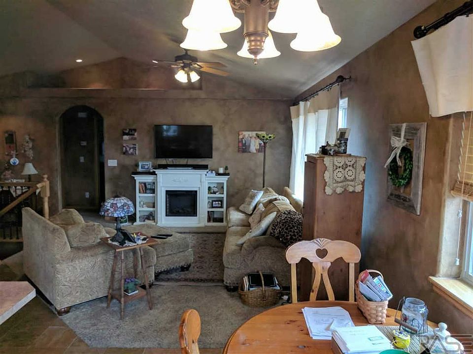 2nd image of 615 Saint Gregory St