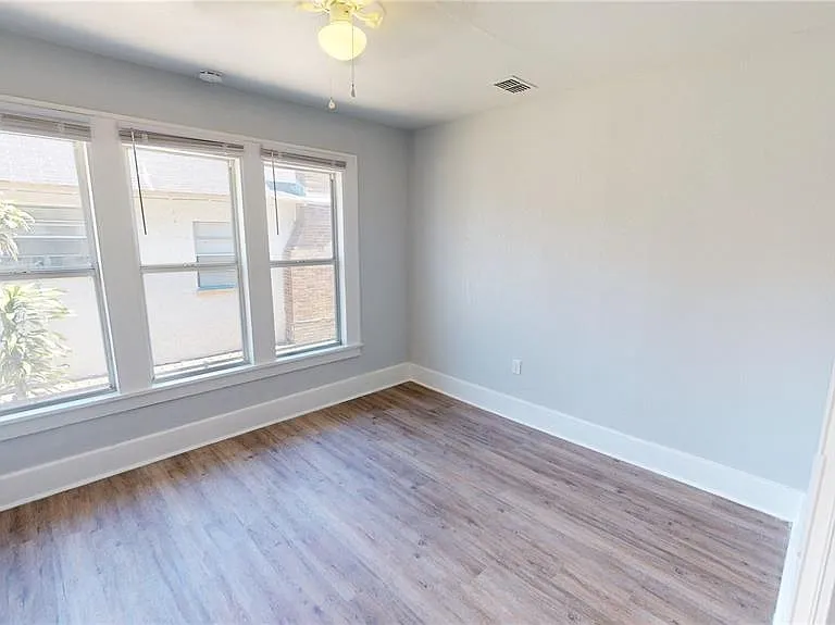 1711 Scranton St S — Photo 6