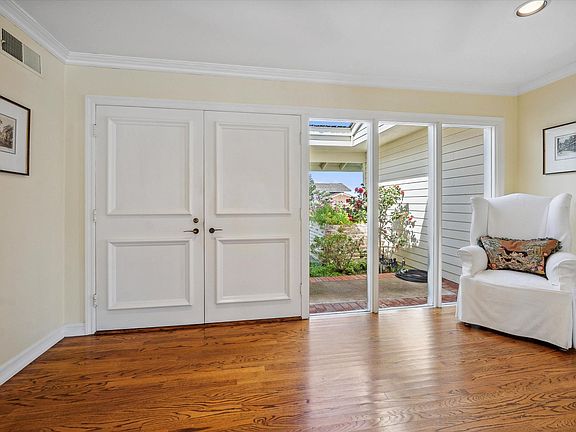 2nd image of 2612 Lighthouse Ln