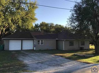 610 14th St, Valley Falls, KS 66088