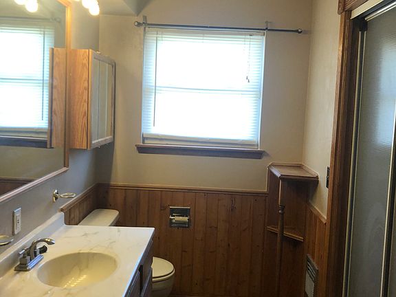 2nd image of 400 Davis Cir