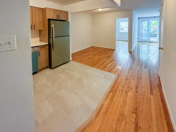 25-82 Steinway St #2, Astoria, NY 11103