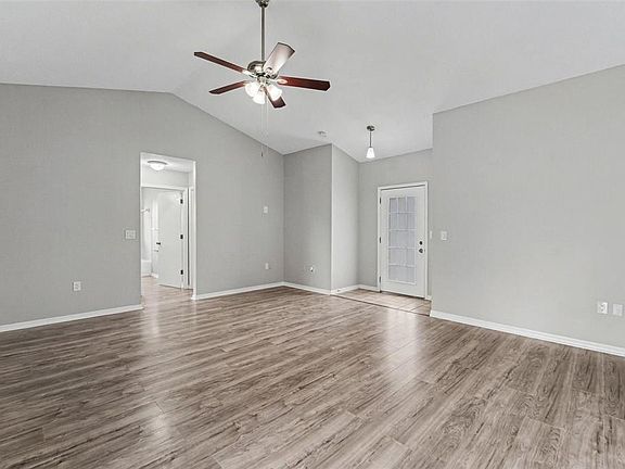 4th image of 38820 Berta Dr