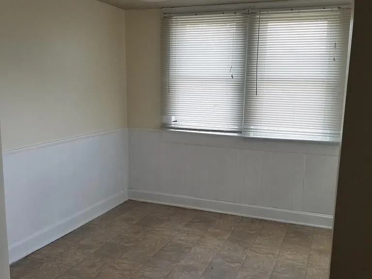 2127 S Scott Ave — Photo 5
