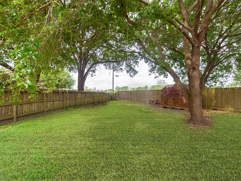 5704 Leggett Ln — Photo 26