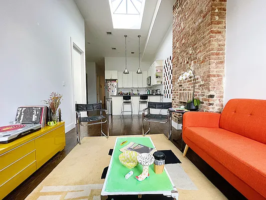 Rented by Compass | media 10