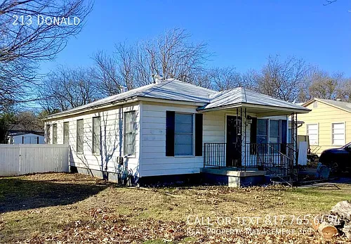 213 Donald St Photo 1