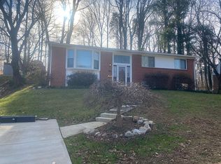 5613 Eastbourne Dr, Springfield, VA 22151