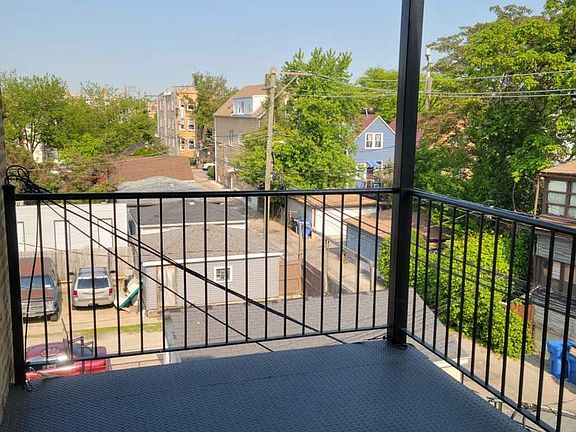 3rd image of 3100 W Diversey Ave APT 3N