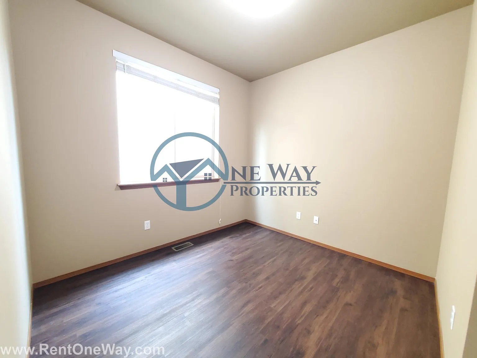 3 bed, 2.5 bath, 2049 sqft, $2,995 — Photo 4