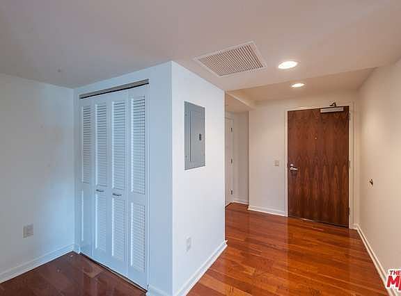 4th image of 13650 Marina Pointe Dr Unit 807