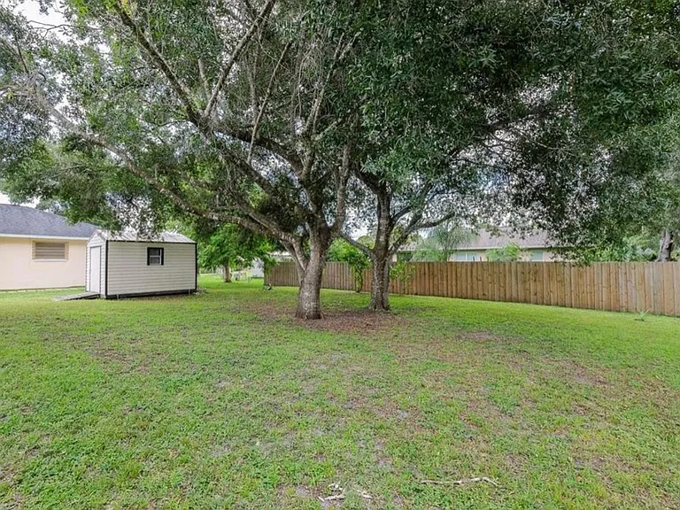 1395 Hayworth Rd — Photo 5