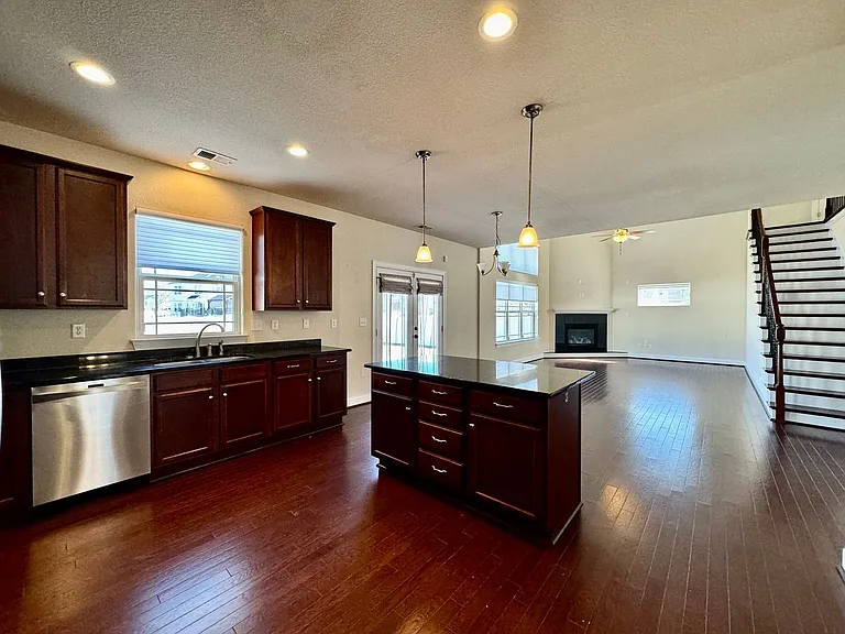 1532 Drumheller Dr — Photo 17