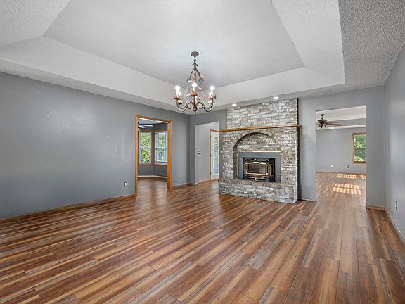 4th image of 882 Trout Road