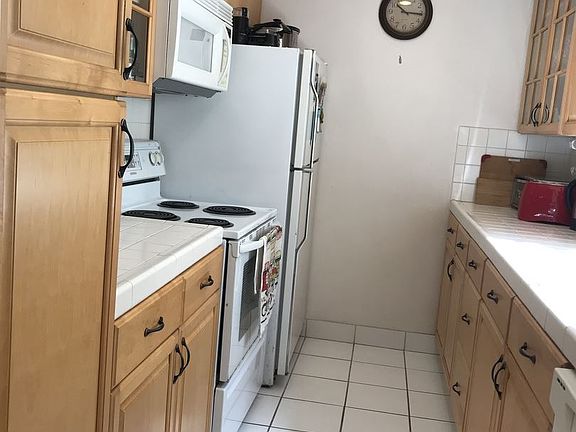 5th image of 2365 1st Ave APT 09