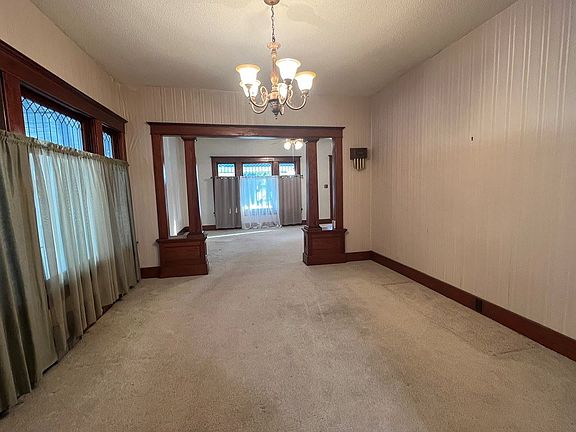 5th image of 104 E 13th St
