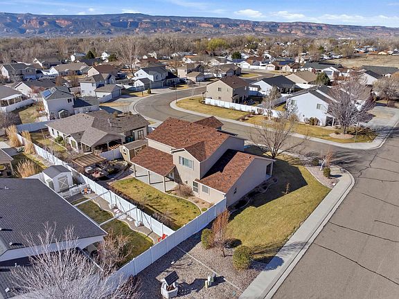 5th image of 858 Delean Way