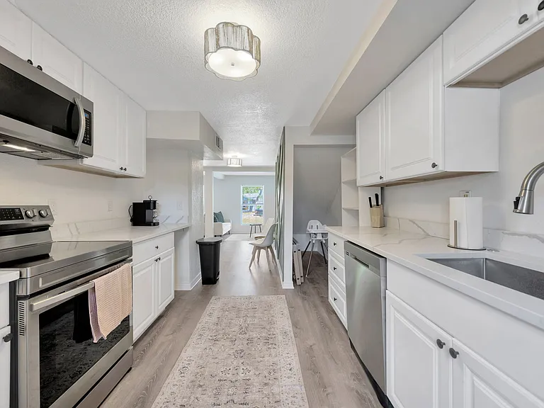 1215 E New Orleans Ave — Photo 13