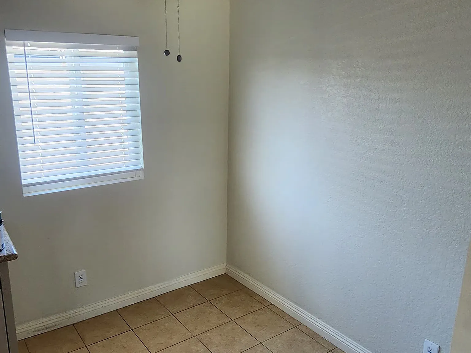 2 bed, 824 sqft, $2,300 — Photo 2