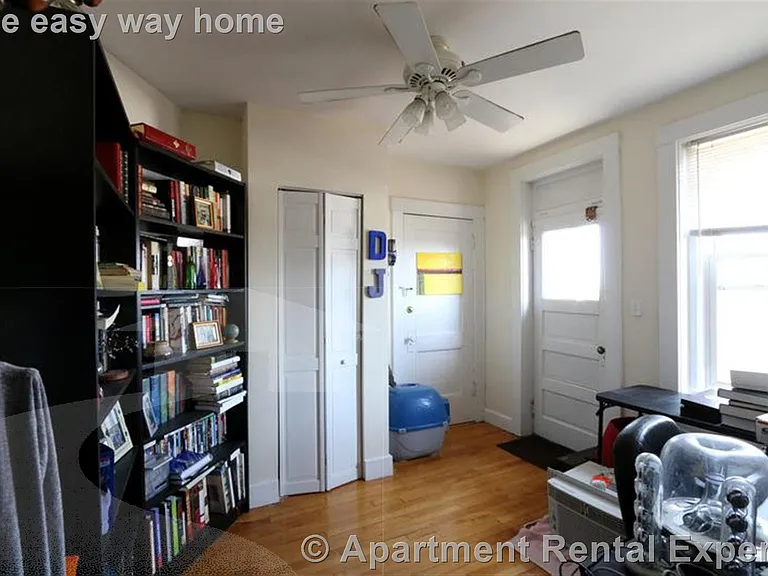331 Harvard St — Photo 13