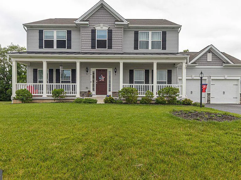 174 Paradise View Dr — Photo 1