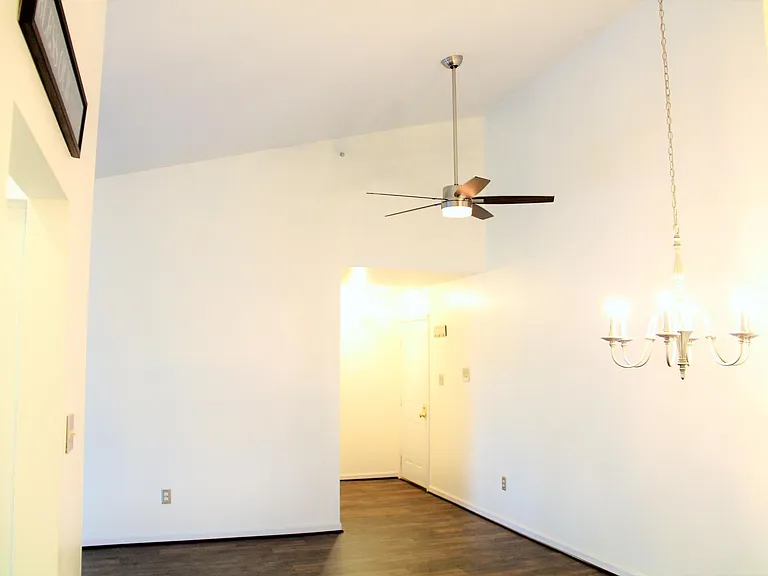 203 Cross Pointe Ct #3B — Photo 4