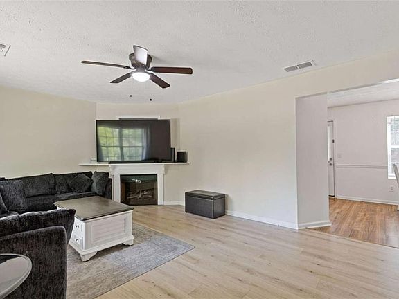 5th image of 1450 Steam Engine Way NE