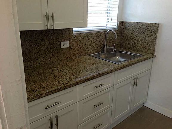 4th image of 1740 Normandy Dr APT 3