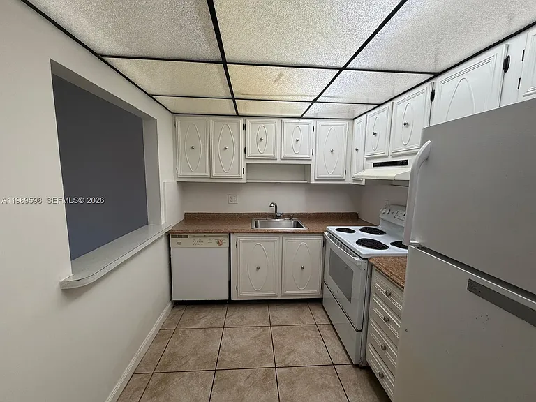 253 S Cypress Rd #214 — Photo 2