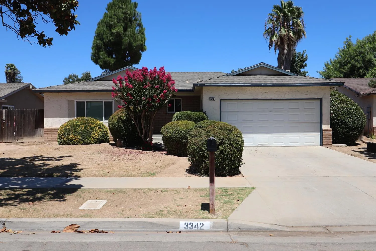 3 bed, 1439 sqft, $2,300 — Photo 1