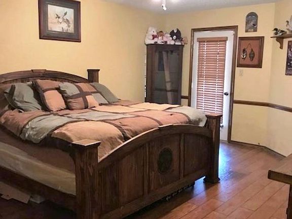 4th image of 106 Honeysuckle St