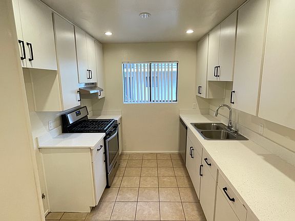 4th image of 1043 Winchester Ave #2ce42b580