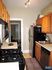 5th image of 218 Broad Ave APT 4G