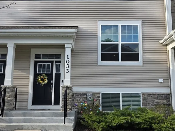 1033 Atterberg Rd, South Elgin, IL 60177