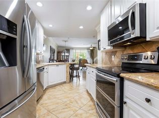 5345 Cove Cir #130, Naples, FL 34119