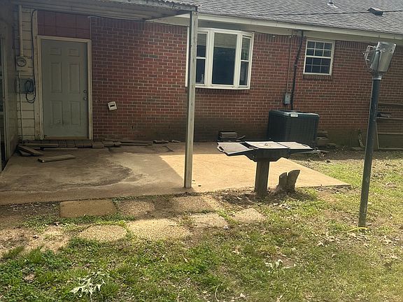 2nd image of 1428 Vicksburg Dr